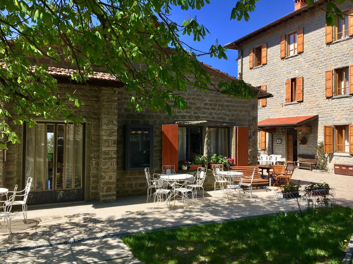 Albergo Ristorante Letizia Кьюзи-делла-Верна Экстерьер фото