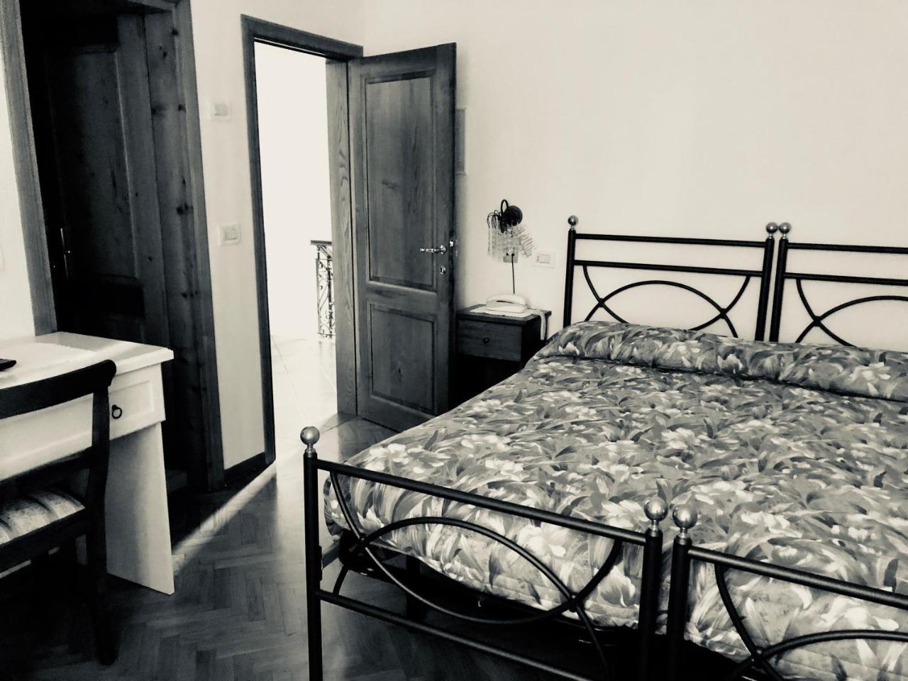 Albergo Ristorante Letizia Кьюзи-делла-Верна Экстерьер фото