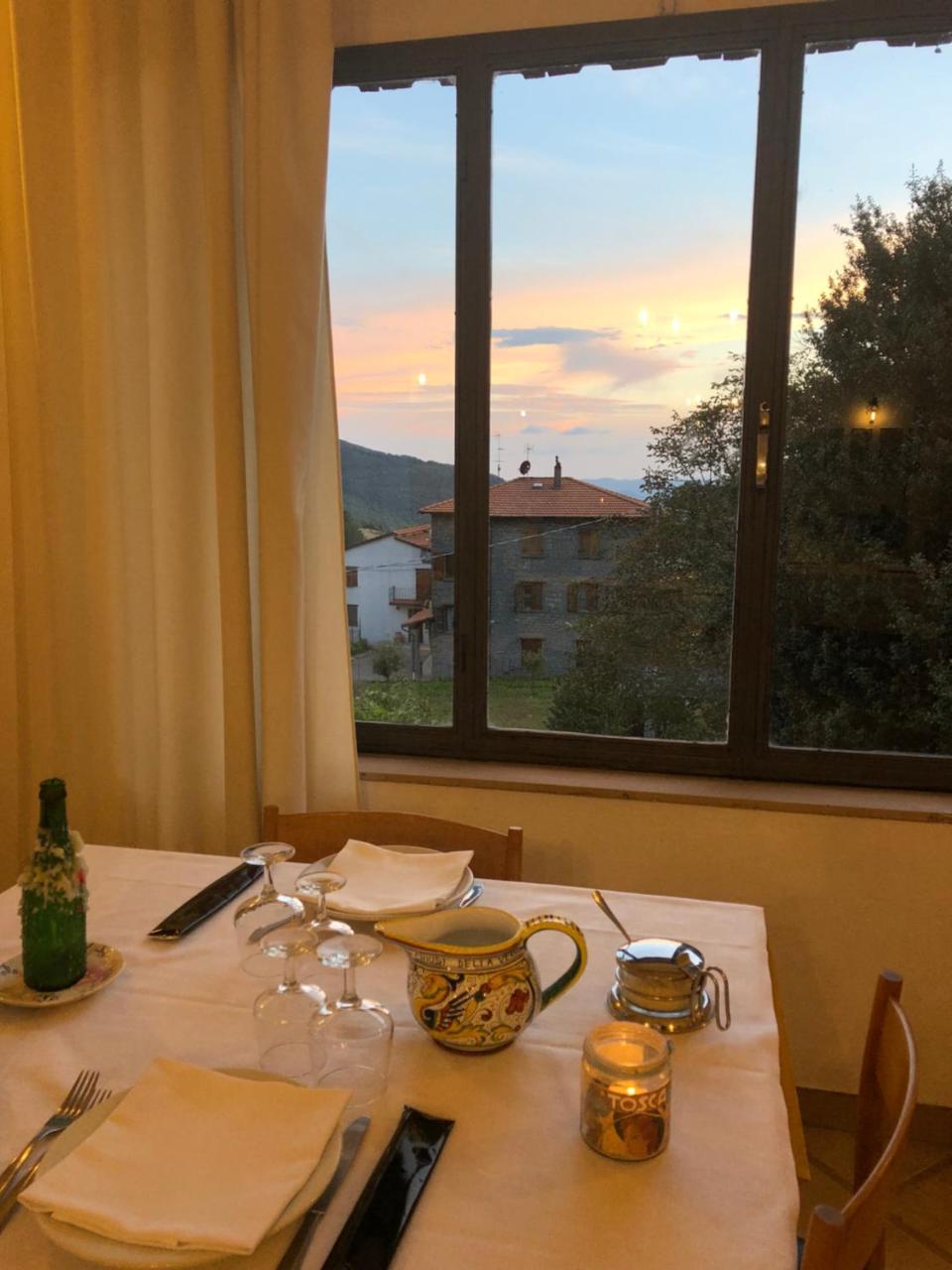 Albergo Ristorante Letizia Кьюзи-делла-Верна Экстерьер фото