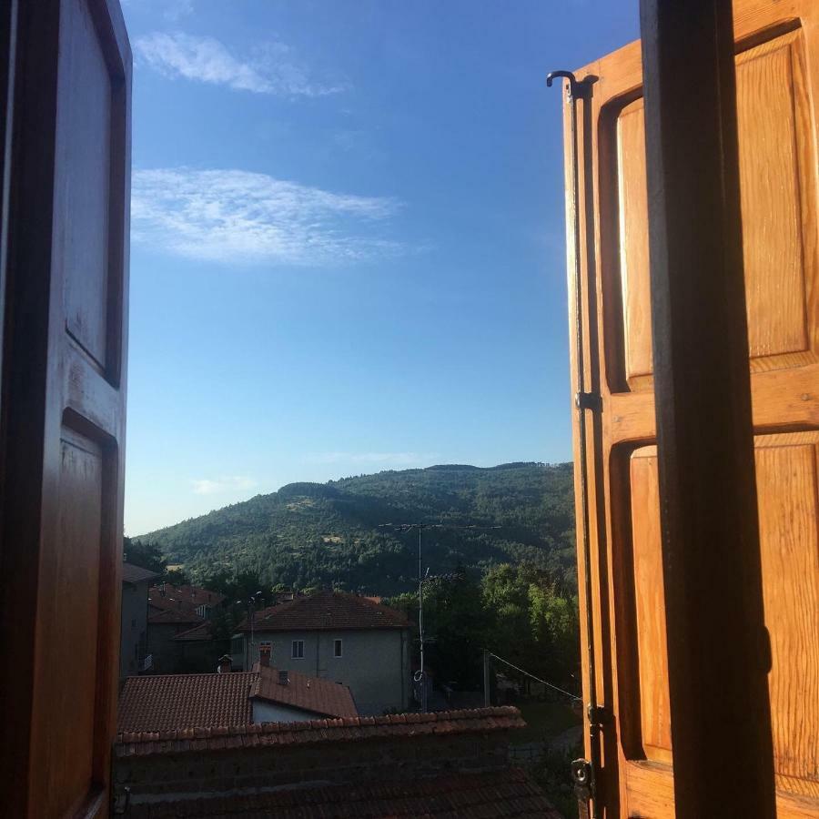 Albergo Ristorante Letizia Кьюзи-делла-Верна Экстерьер фото